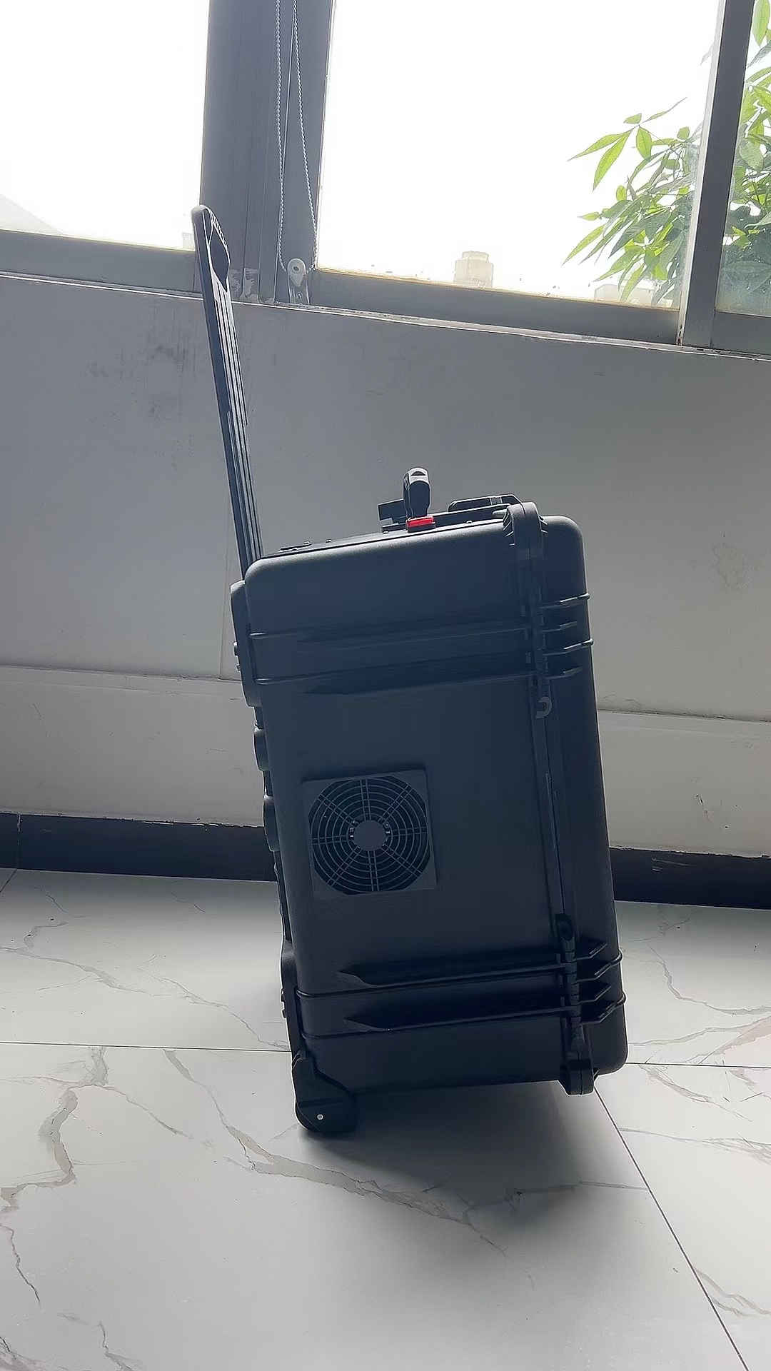 竹山手拉箱型移动通信干扰器